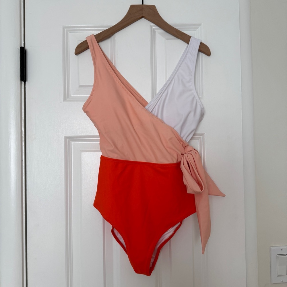 CUPSHE Women's One Piece Swimsuit Bathing Suit Colorblock Orange White XXS
